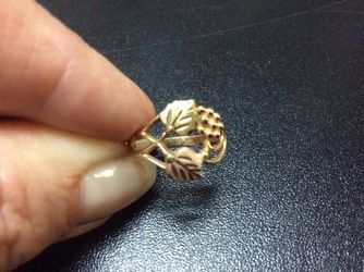 Ring 10k T/t Black Hills 2.2g multi leaves tri color