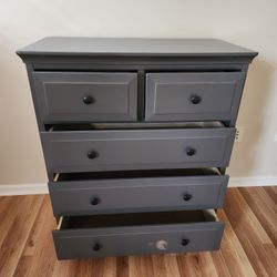 Cozy Set Drawers And Shelf