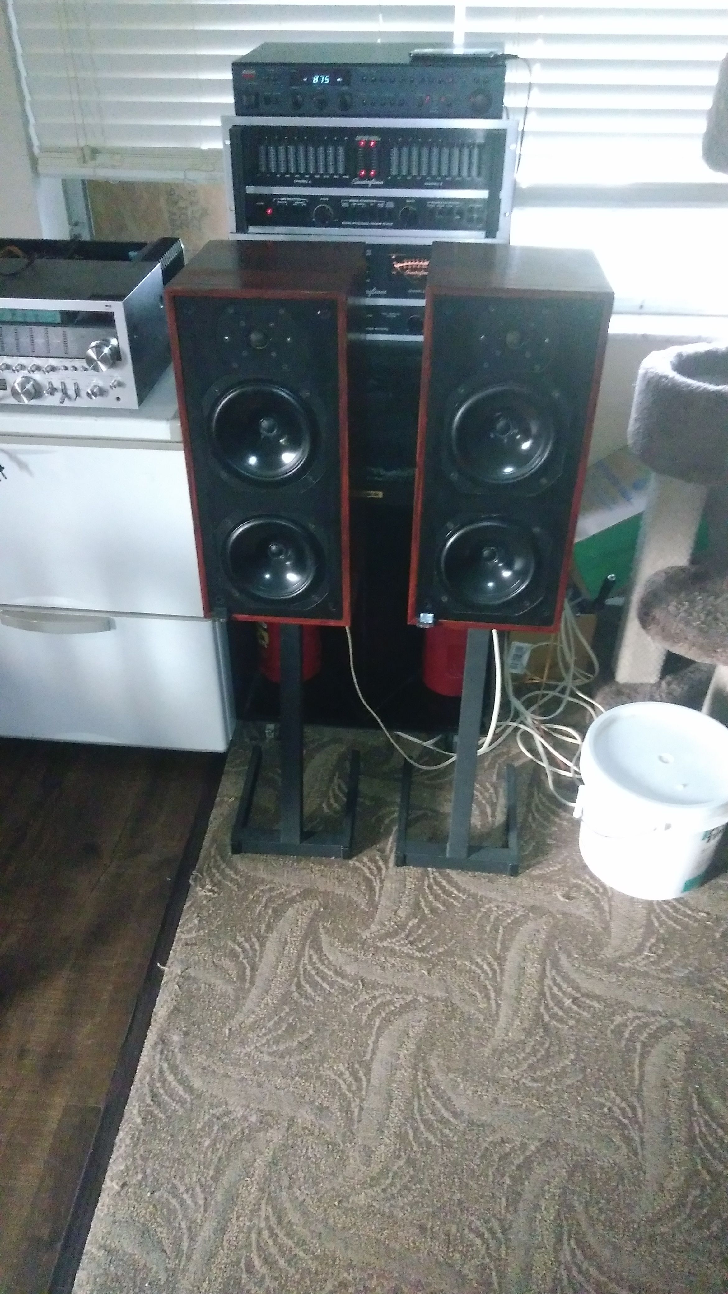 B&w dm14 speakers with standesign stands