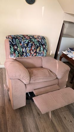 Beige recliner for sell / Reclinable beige en venta