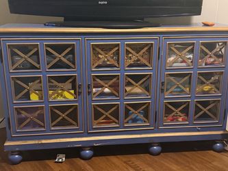 Chest with 3 Cabinets