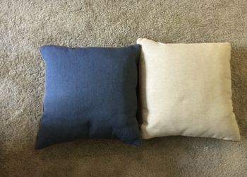 Throw Pillows washable MUST GO TODAY 