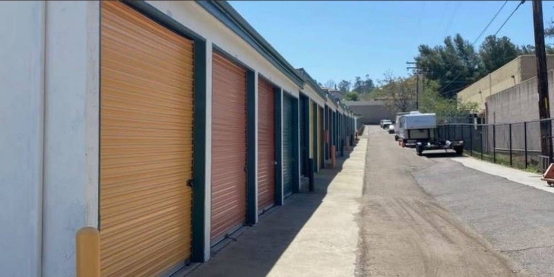 Storage Liquidation Sale This weekend