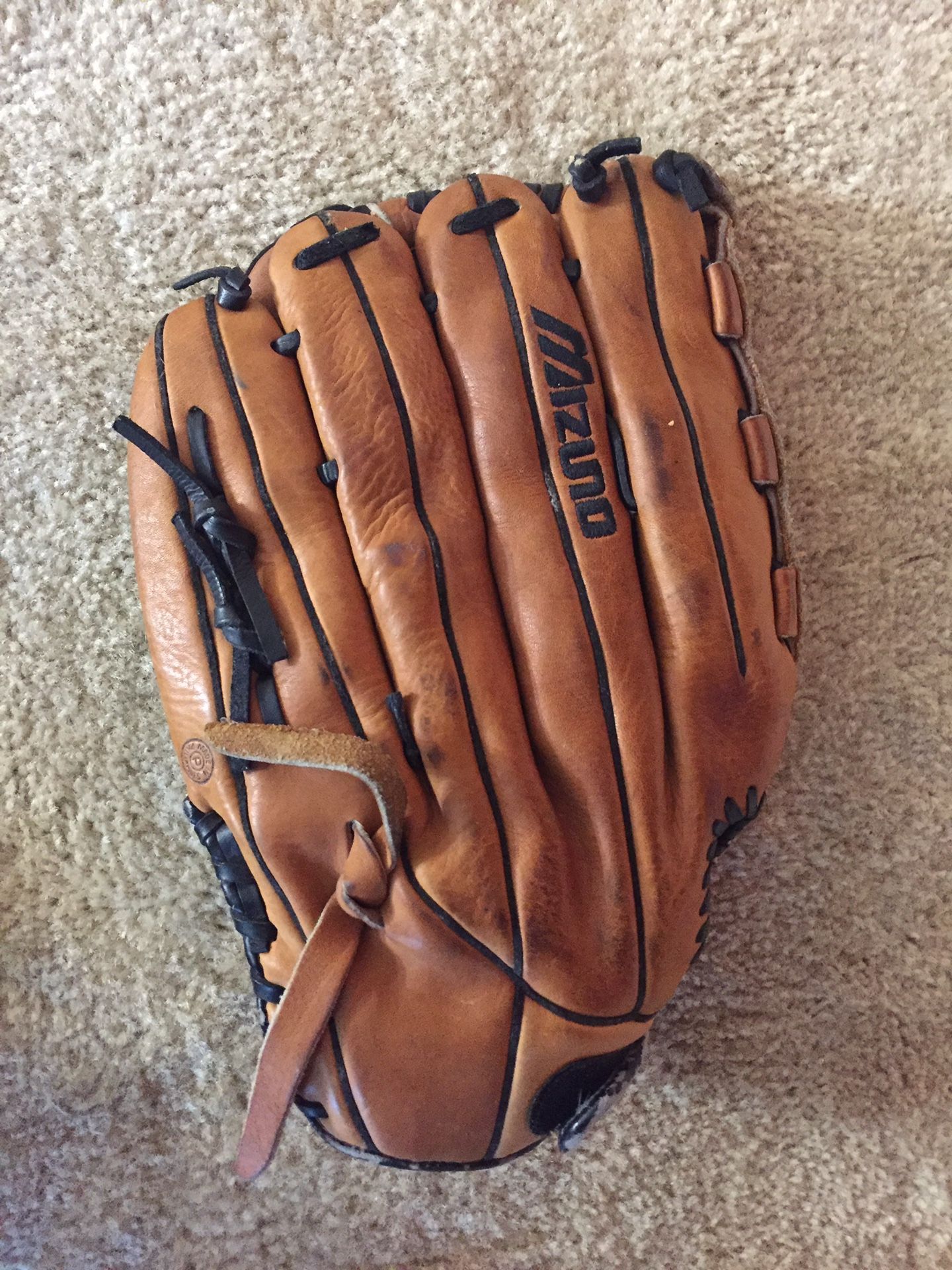 Baseball glove - large