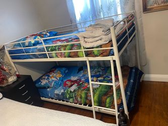 Kids bunk bed