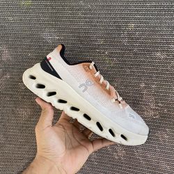 On Cloudtilt Running Shoes in Ivory/Almond,