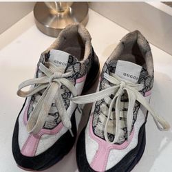 authetic Gucci Sneakers 