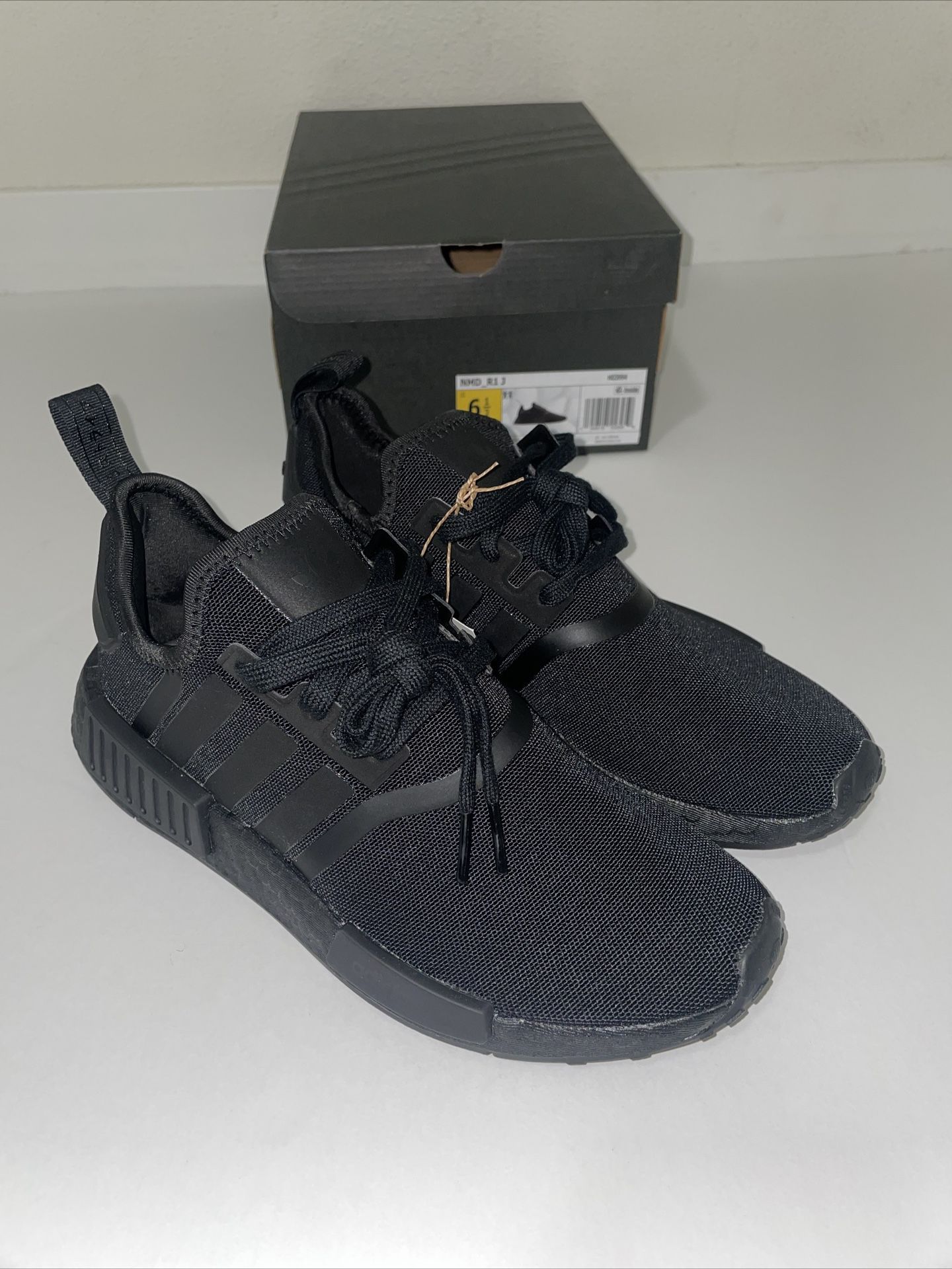 affald sollys Mærkelig Adidas NMD R1 Triple Black for Sale in Mcminnville, OR - OfferUp