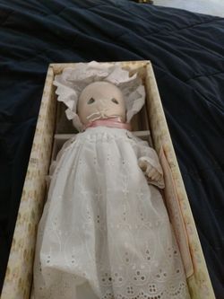 18 inches Katie Lynne Precious Moments pocelain headed doll