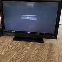 32-inch Vizio E320VL LCD television