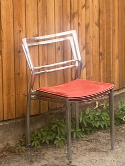 2 cute chairs