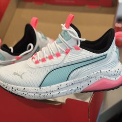 👟 Puma Women’s Tennis Shoes – Size 8 (Amplifier Speckle)