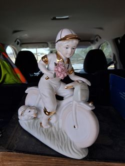 VINTAGE SONSCO PORCELAIN "FLOWERS FOR MY LADY" FIGURINE...asking $25.00