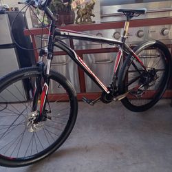 29 er BIKE SPECIALIZED FRAME SIZE LARGER DISC BRAKES TIRES SIZE 29