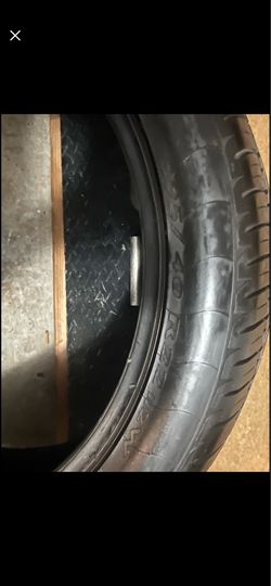 Pirelli Scorpion Zero 255/40ZR21 Tire - Excellent Conditio