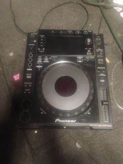 Pioneer cdj-900 nexus DJ music player recorder mixer