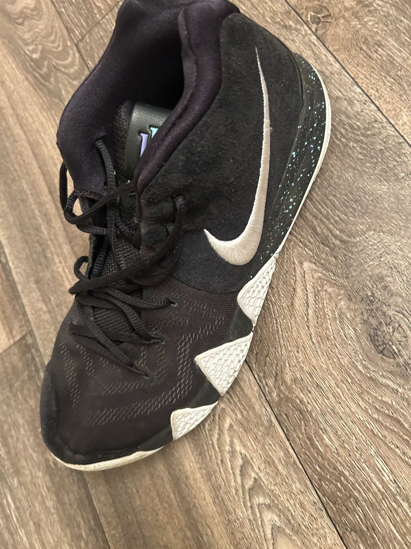 Throw me up a offer size 11,5