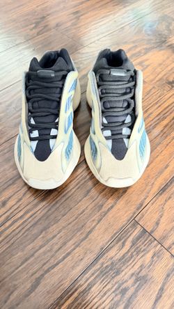yeezy 700