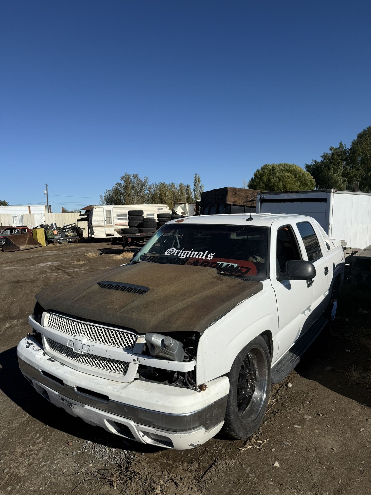 2003 CHEVY AVALANCHE 🛻FULL PART OUT!!