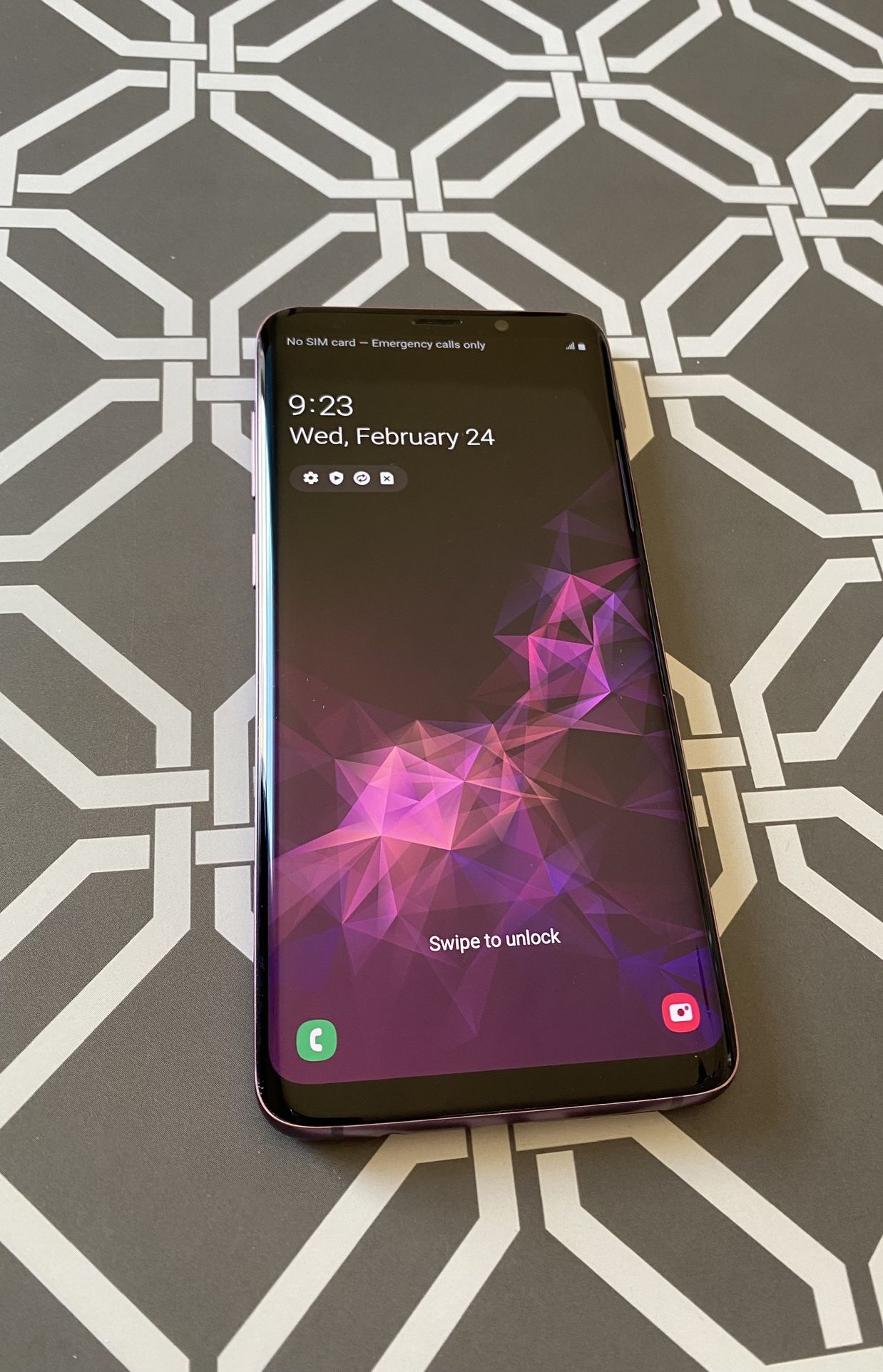 Samsung galaxy s9 plus (64 Gb)unlocked  Sold with store warranty
