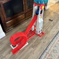 PAW Patrol: Rescue Wheels Super Loop Tower HQ with Lights, Sounds, Vehicle & Figure