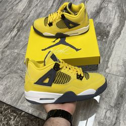 Jordan 4 Lightning Gs Size 5y,5.5y,6y,7y
