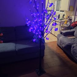Spooky Halloween Tree 