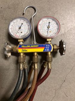 Yellow Jacket Test and Charging Manifold Set