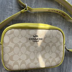Coach Signature Jamie Camera Bag Crossbody Light Khaki Key Lime