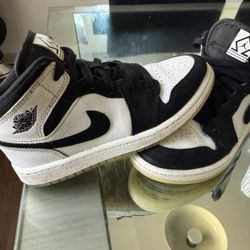 1y Nike Shoes Asking $30