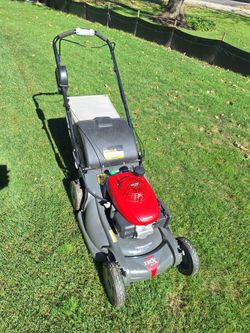 Honda mower HRX217 (Read Description)