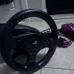 Yes The Wheel Works It’s Great Used It For Like 7 Times And The Cars Come With It Too