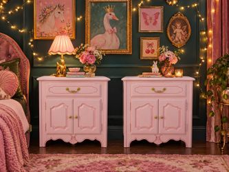 Gorgeous Vintage French Provincial Nightstands