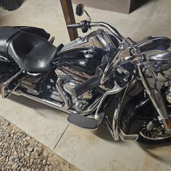 2011 HARLEY-DAVIDSON ROAD KING