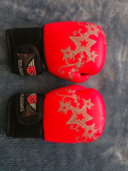 Girls boxing gloves