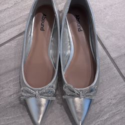 Women’s silver Shoes - Flats