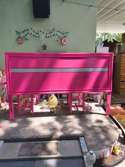 Pink king sized head board