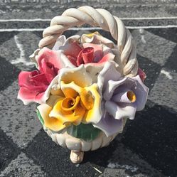 VINTAGE PORCELAIN FLOWER BASKET 