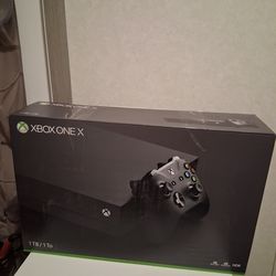 Microsoft One X 1TB console in black. Powerful 4K gaming performance