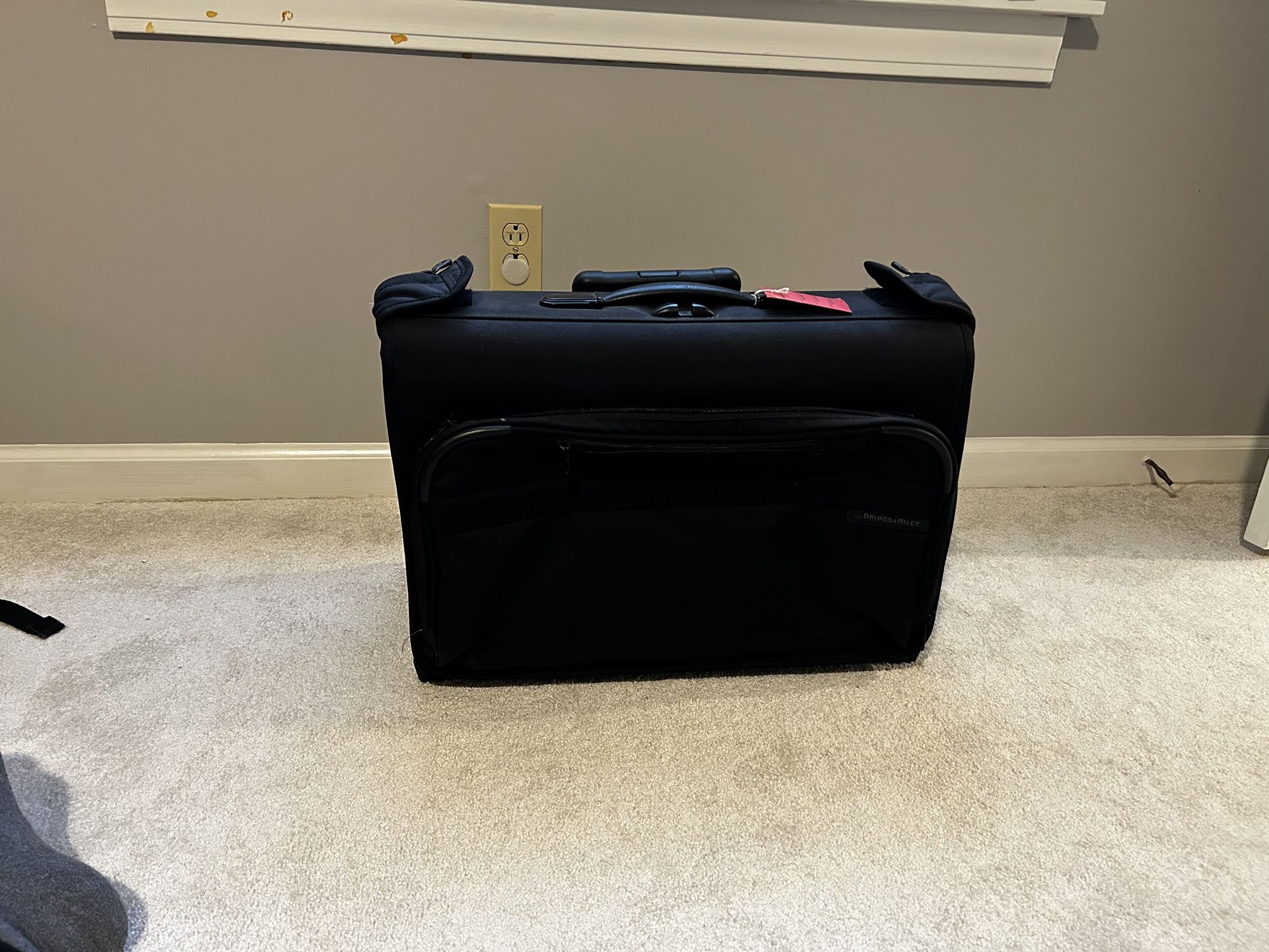 Briggs-Riley Carry On Wheeled Garment Spinner