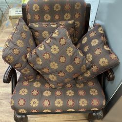 Vintage Large Lounge Accent Chair With Pillows 