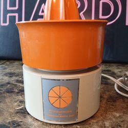 
Vintage Hamilton Beach Dominion Electric Juicer Orange Juice Squeezer

The Vintage Hamilton Beach Dominion Electric Juicer is a charming orange citru