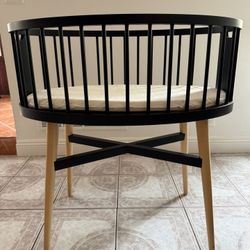 Crate And Barrel Orland Black Baby Bassinet & Pad