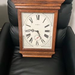 Vintage Howard Miller Fables in Oak Wood Wall Clock