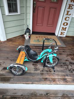 Beautiful Schwinn Roadster Classic Tricycle