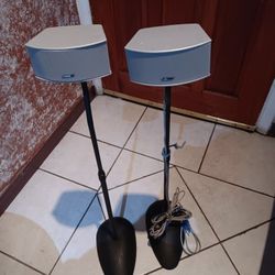 BOSE SPEAKERS WITH CABLE....SILVER COLOR