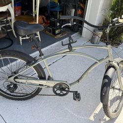 Men’s Electra Cruiser 7 Bike – $100