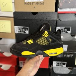 Jordan Thunder 4s size 8.5 USED