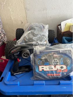 Traxxas 3.3 toy truck