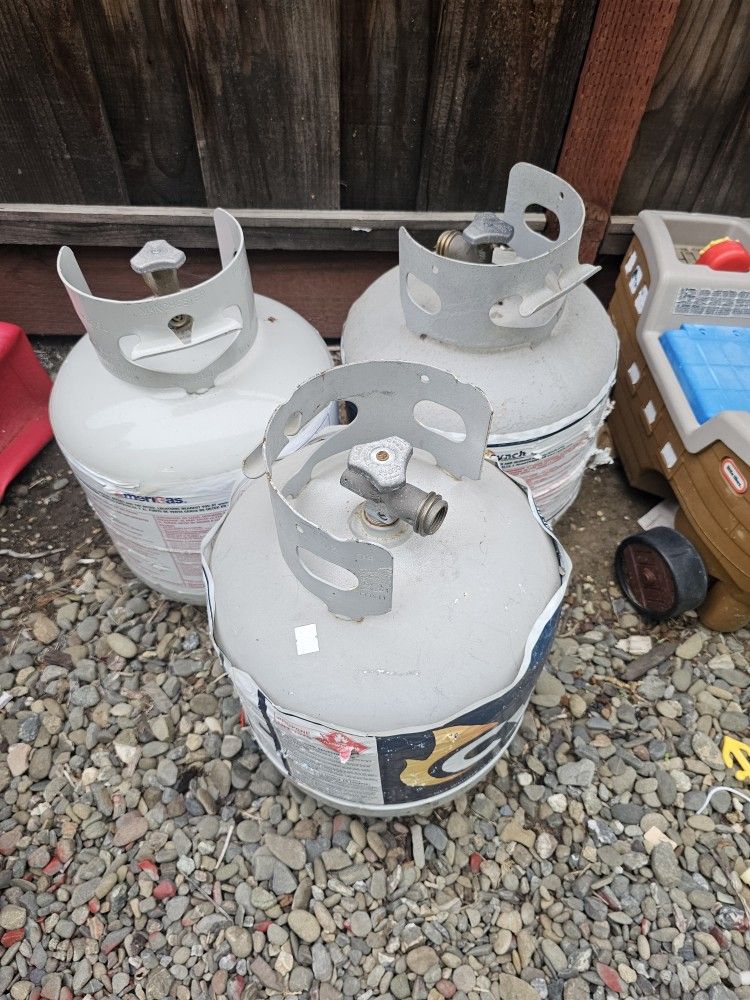 empty propane tanks